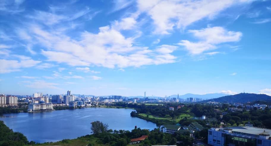 Astetica Residences 200Mbps Wifi Netflix Seri Kembangan Εξωτερικό φωτογραφία