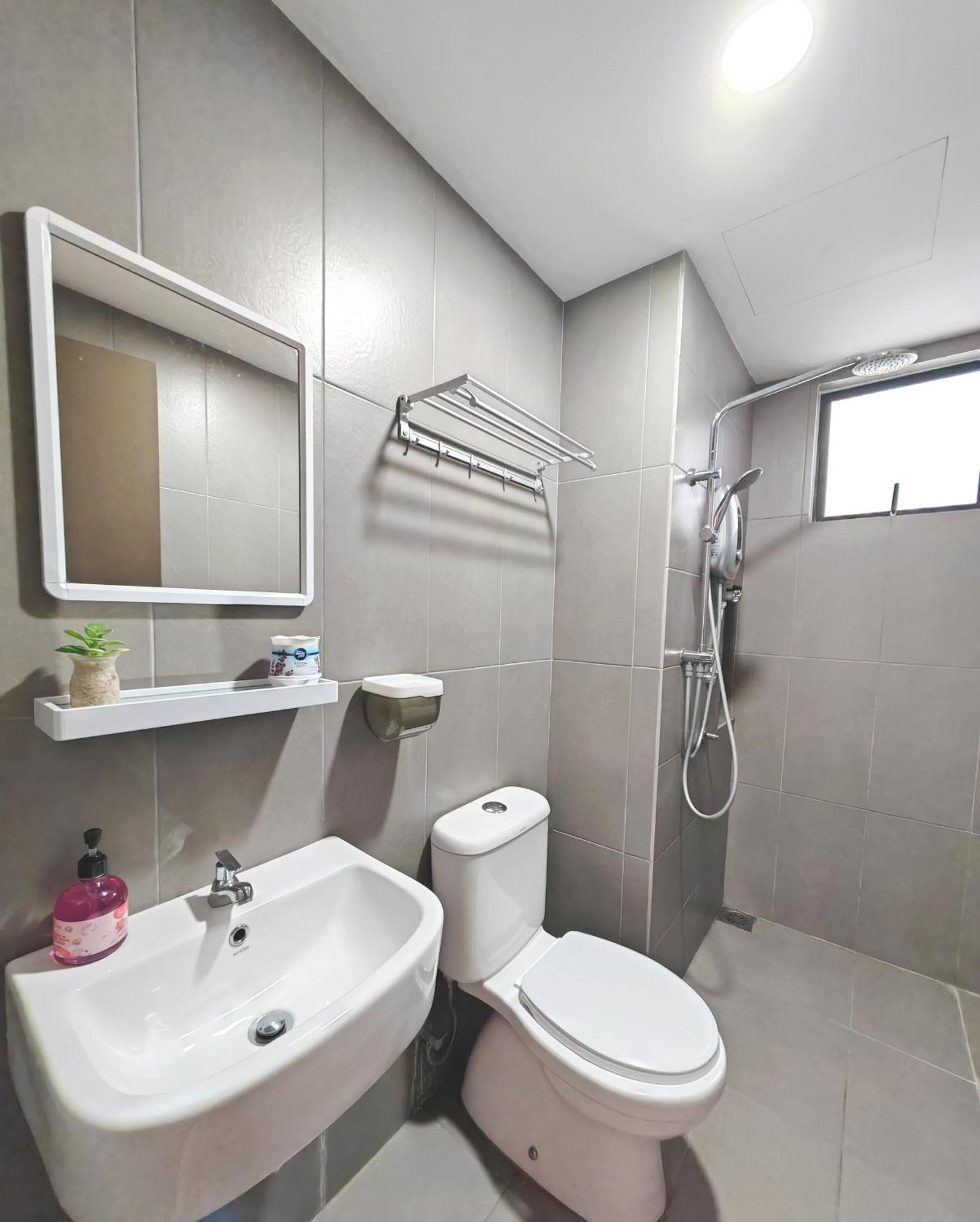 Astetica Residences 200Mbps Wifi Netflix Seri Kembangan Εξωτερικό φωτογραφία